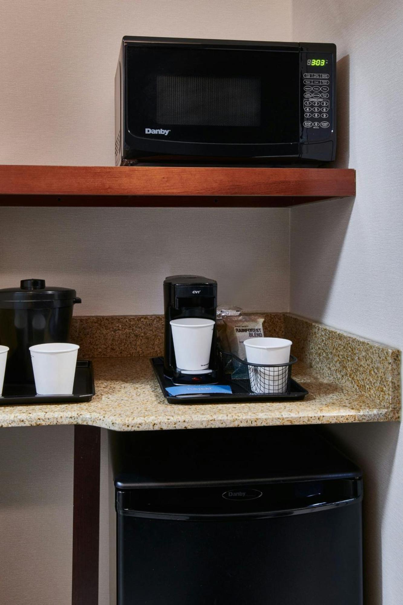 Fairfield Inn & Suites Detroit Livonia Bagian luar foto