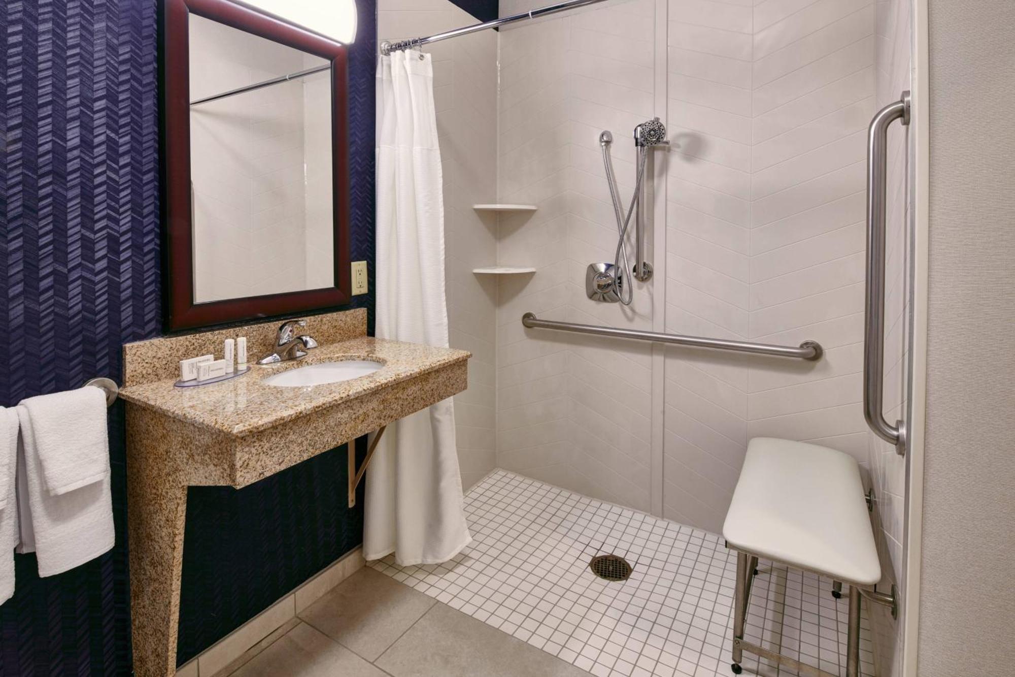 Fairfield Inn & Suites Detroit Livonia Bagian luar foto